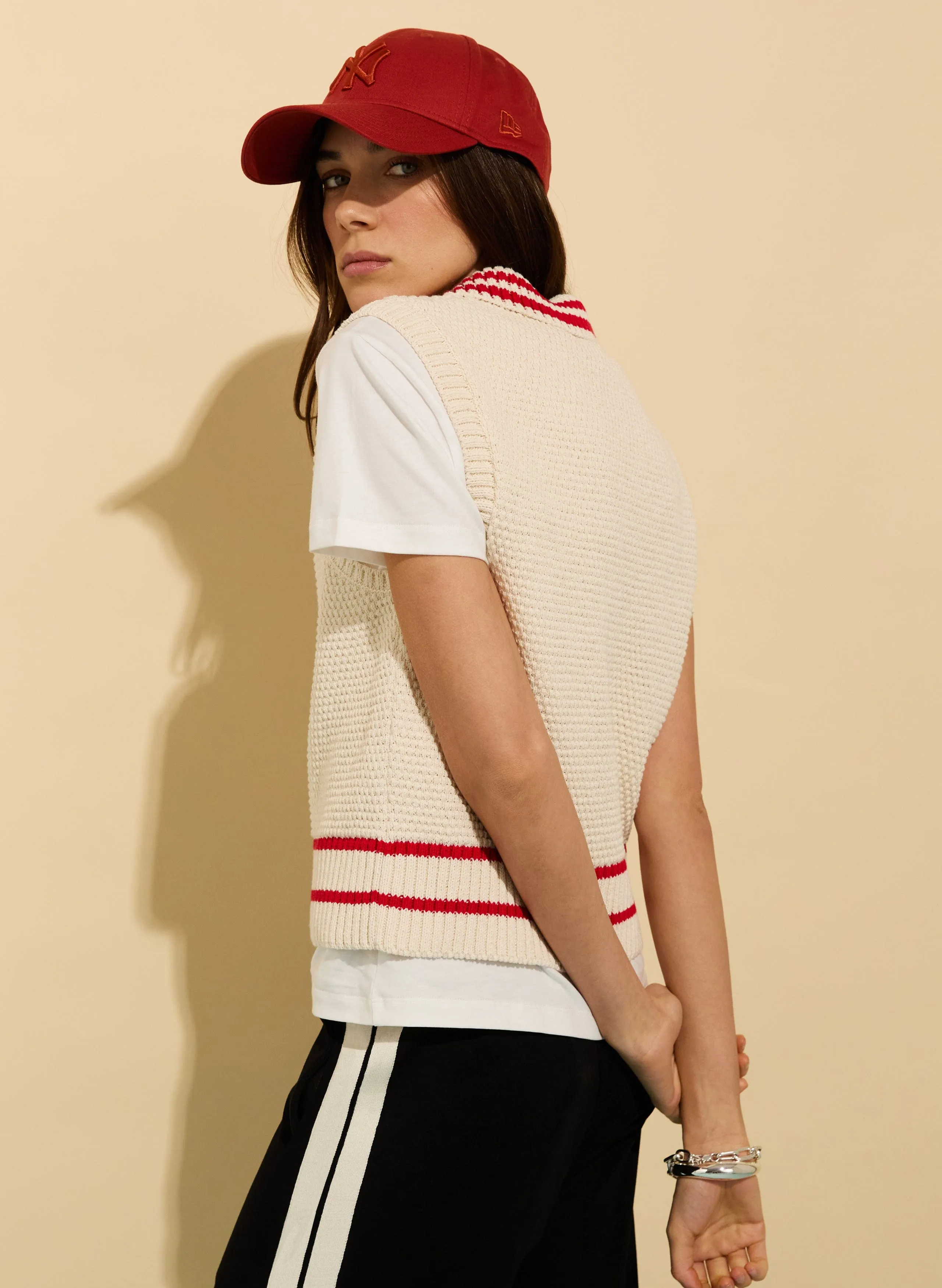 Agnes ECOTEC® Cotton Knitted Vest | Cream & Crimson