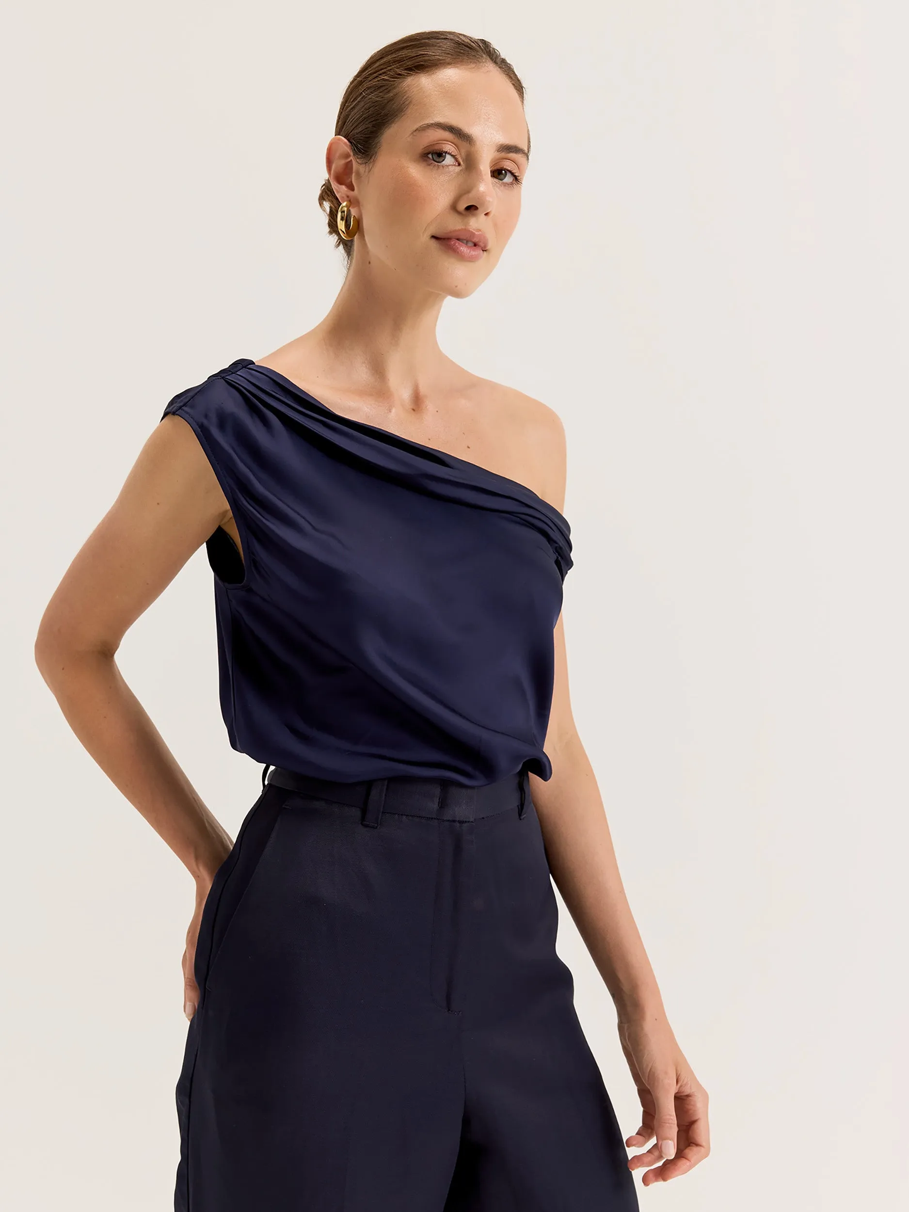 Astor Top