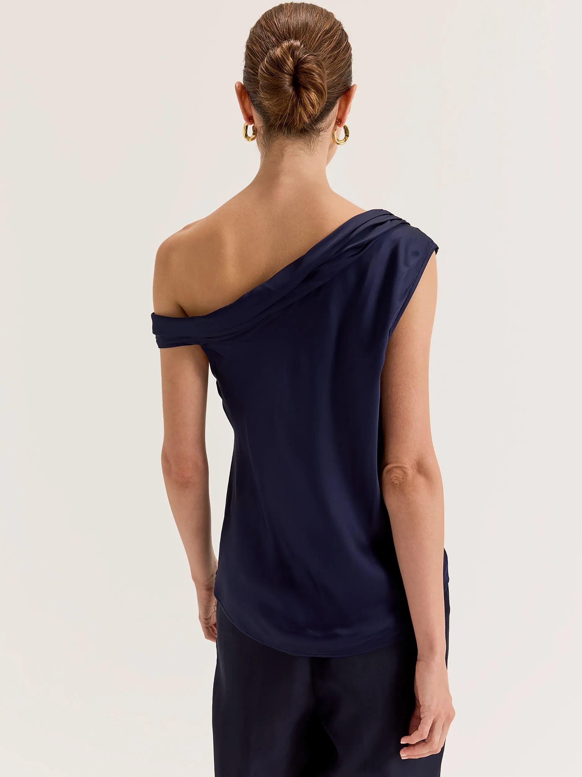 Astor Top
