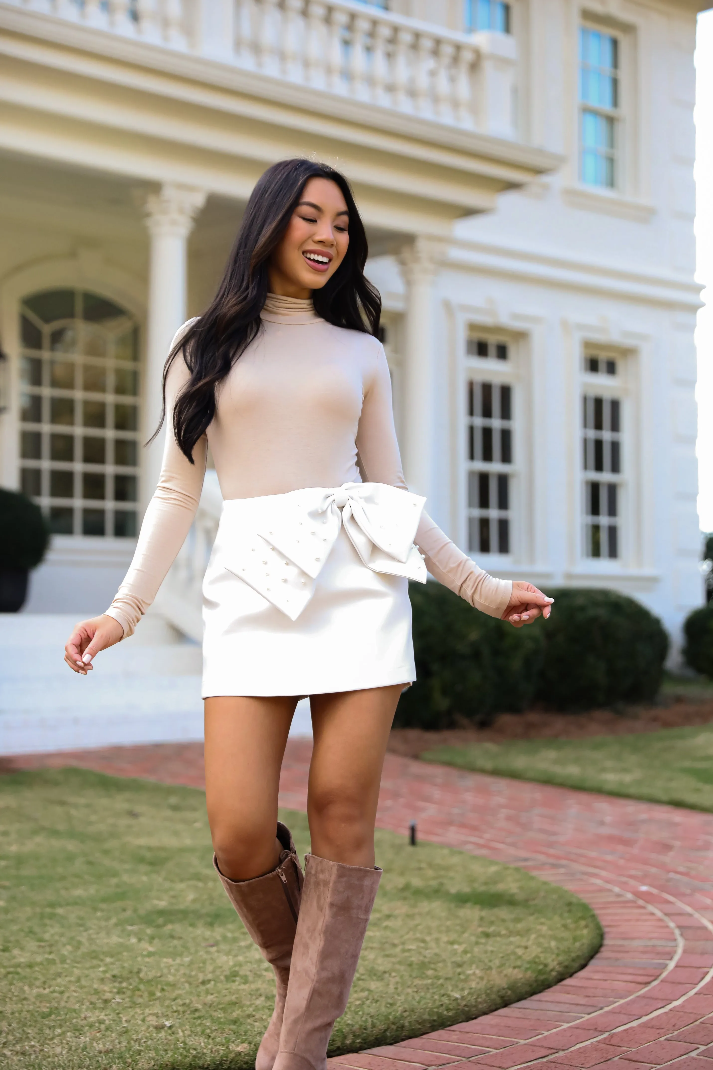 FINAL SALE - Notorious Perfection Off White Pearl Bow Leather Mini Skort