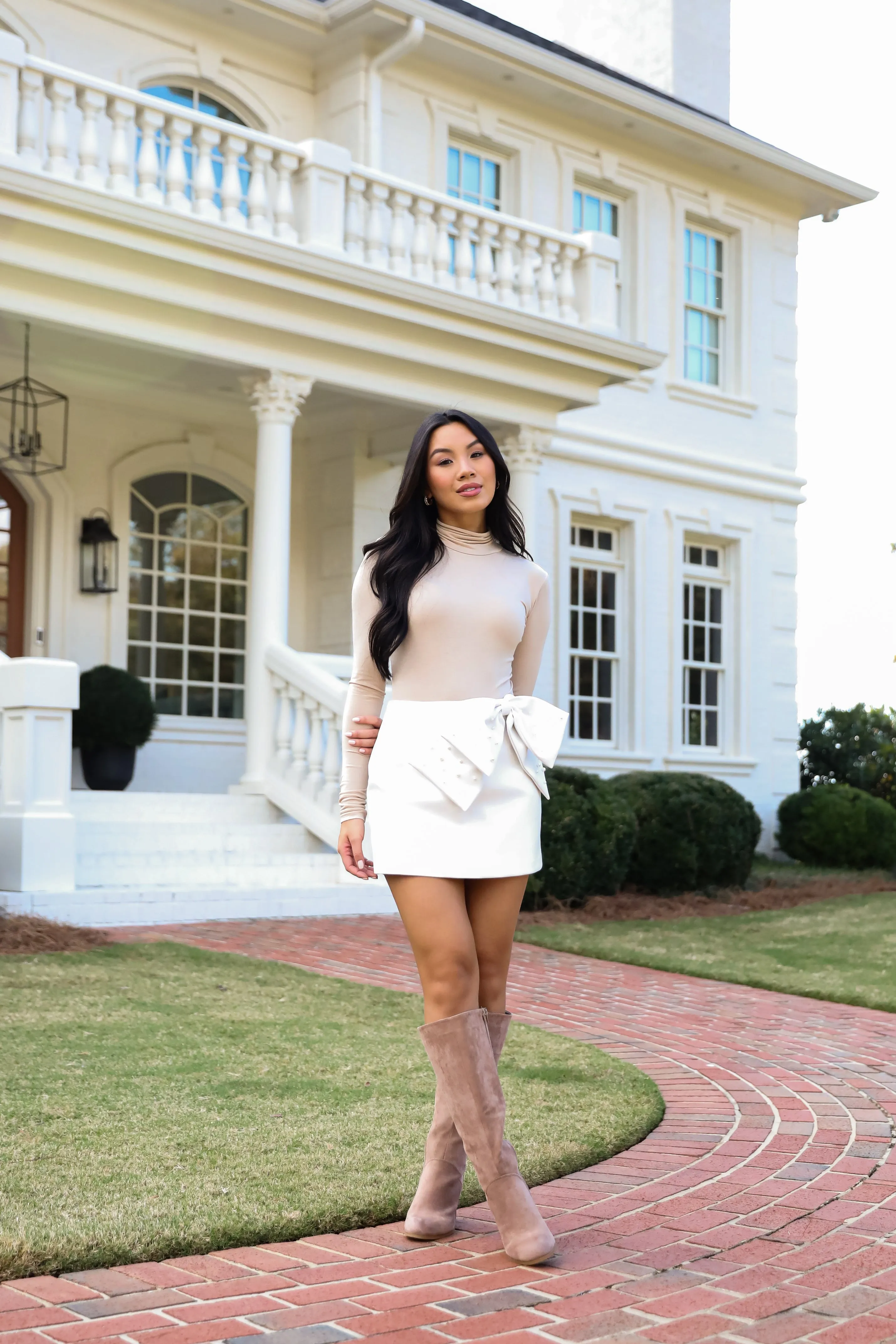 FINAL SALE - Notorious Perfection Off White Pearl Bow Leather Mini Skort