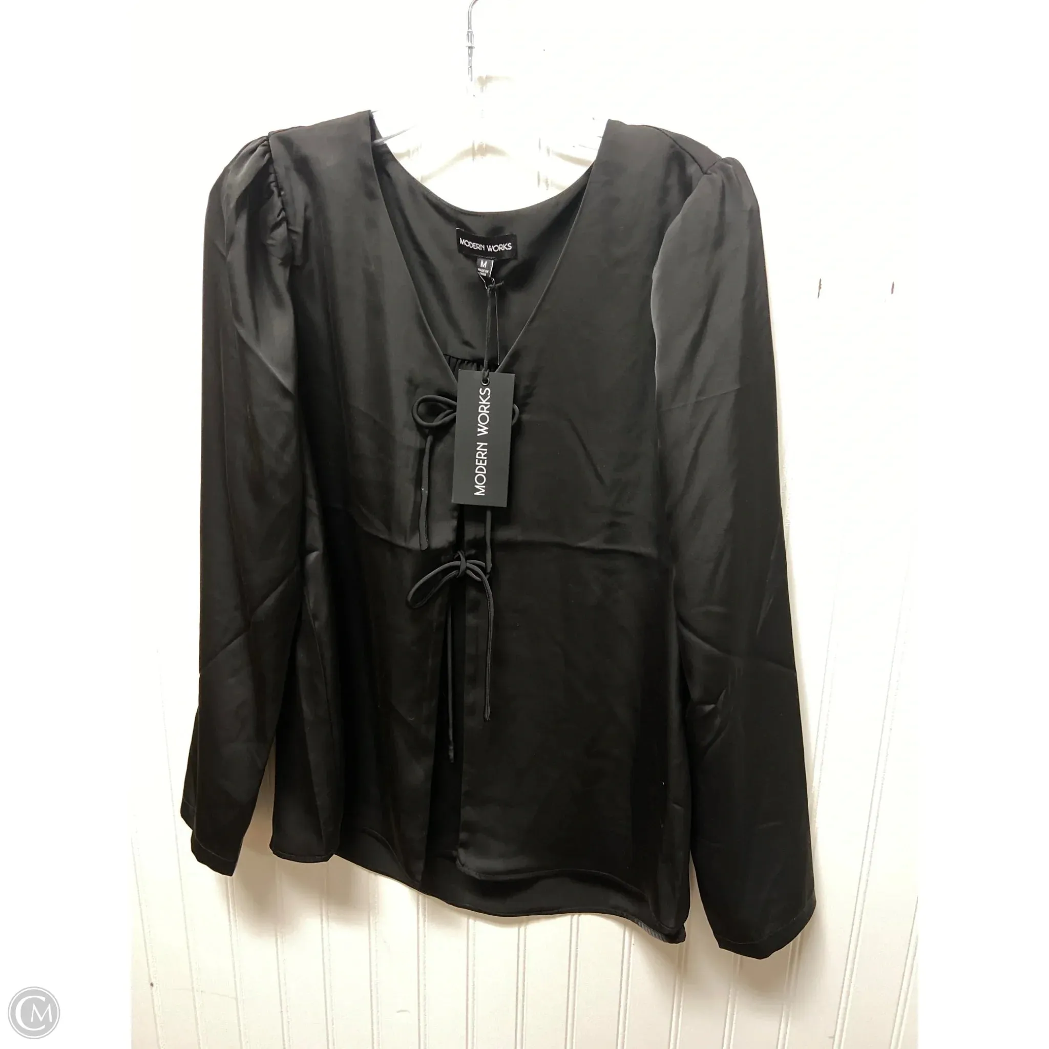 Top Long Sleeve By Clothes Mentor In Black, Size: M