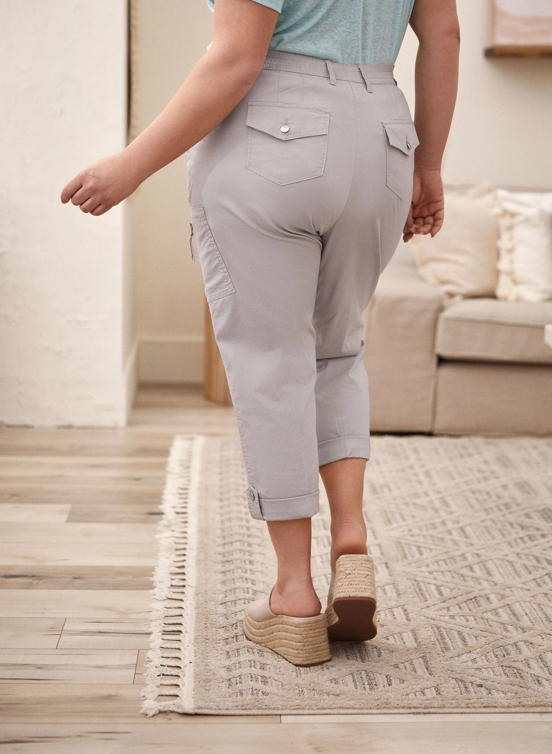Zipper Detail Cargo Capris