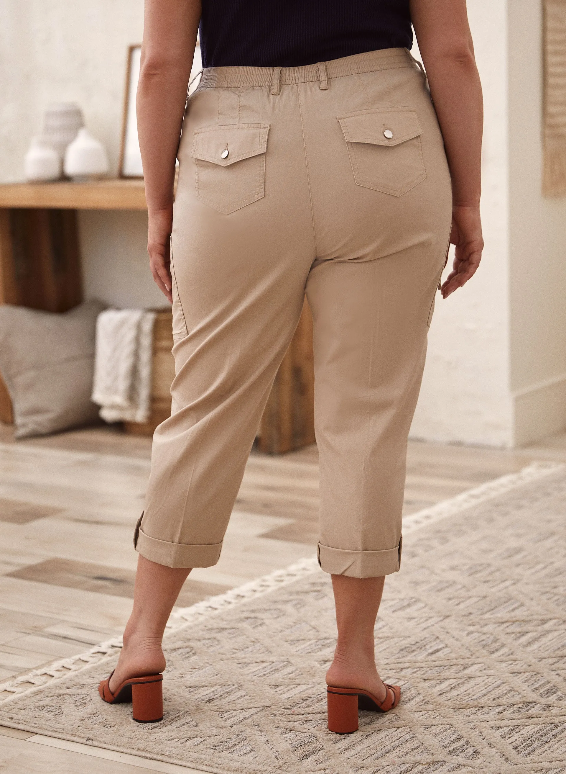 Zipper Detail Cargo Capris